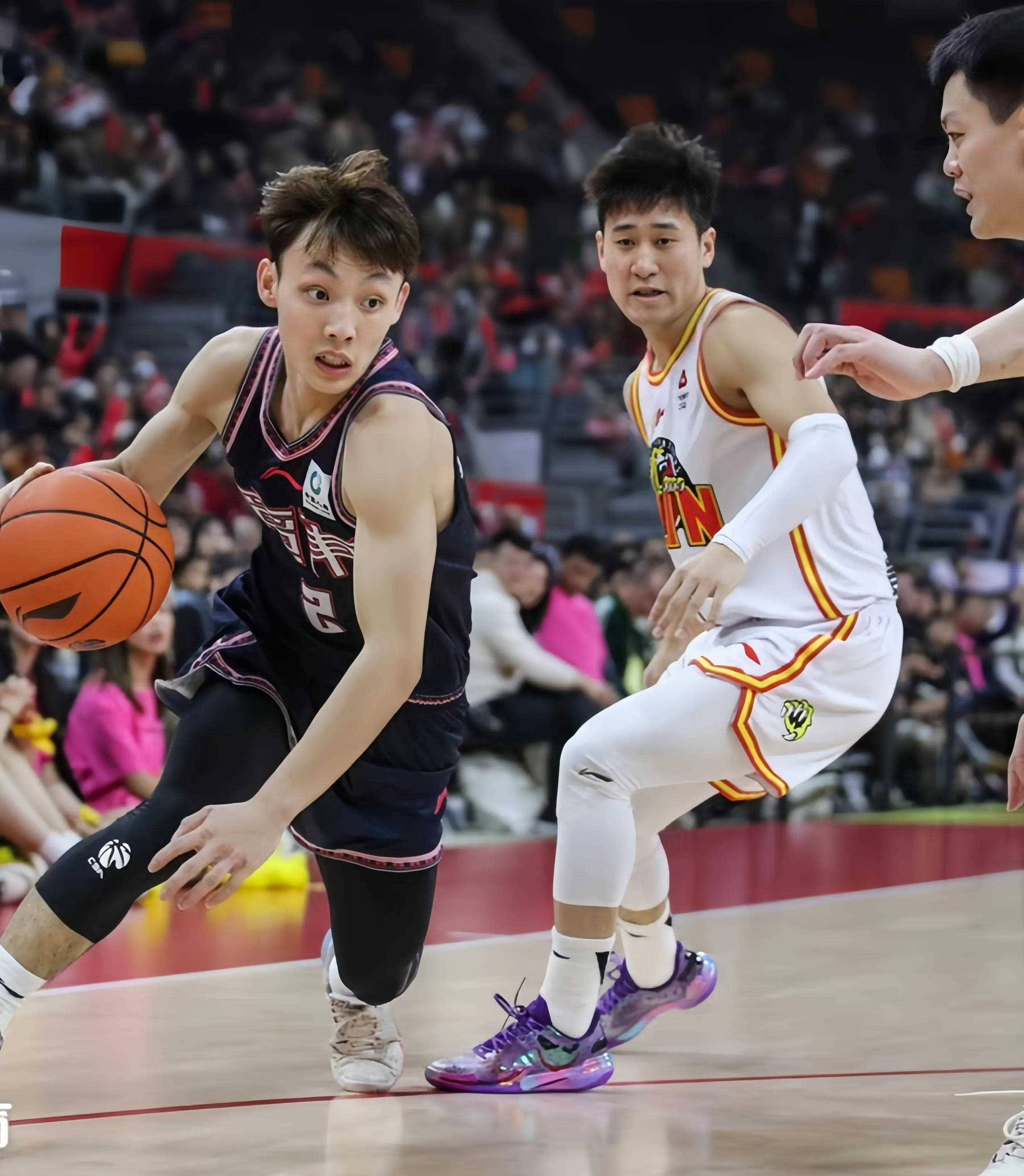 CBA常规赛今晚走向成谜，费耶诺德造点机会，信心回归，阵容厚度经受考验(欧冠ac米兰vs费耶诺德)