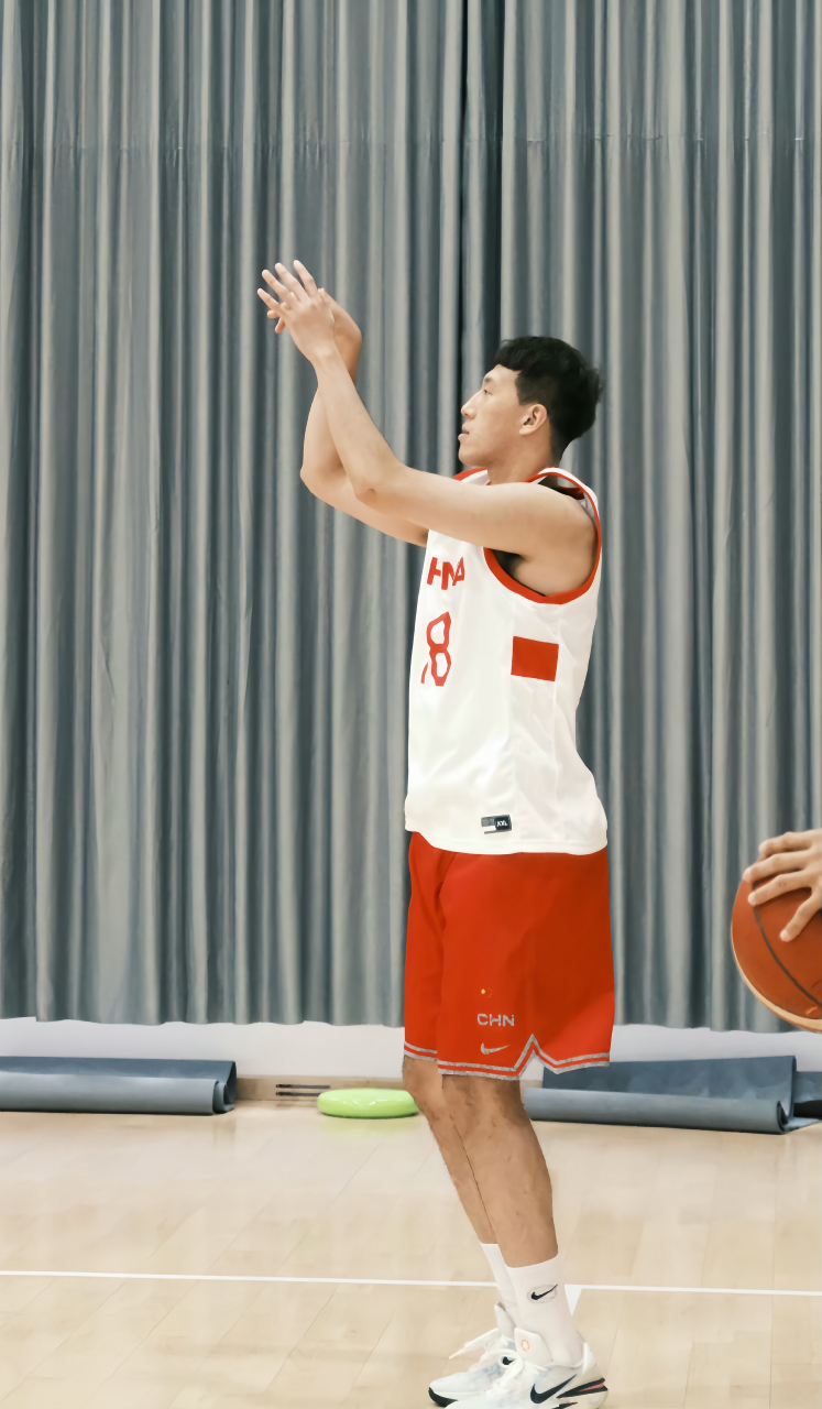 包含深圳男篮训练开放日，今夜门线救险引欢呼，葡超在即，团队化学反应显著的词条-开云在线